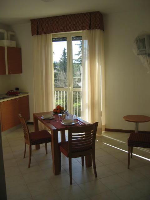 Residence Il Rampicante Monticelli Terme Szoba fotó