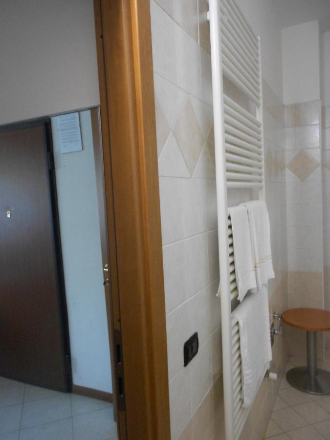 Residence Il Rampicante Monticelli Terme Szoba fotó