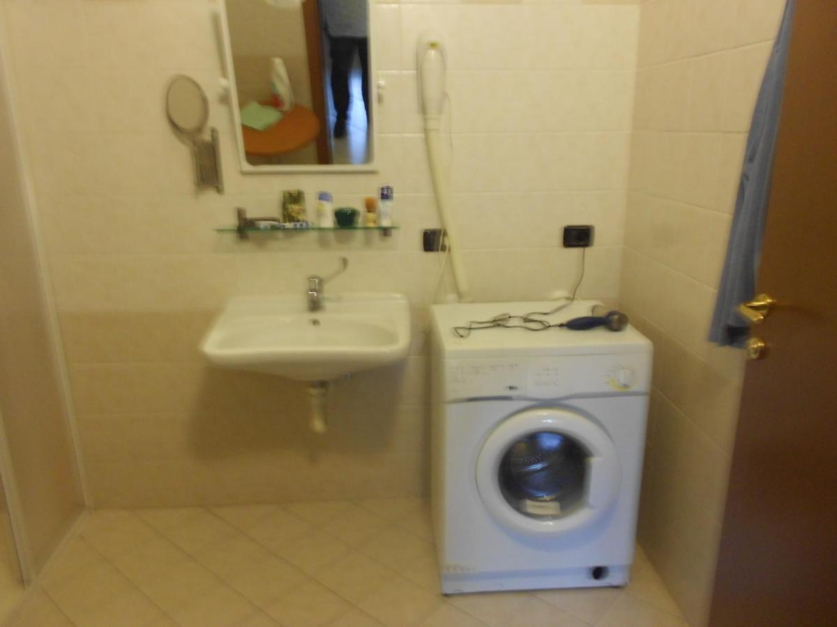 Residence Il Rampicante Monticelli Terme Szoba fotó