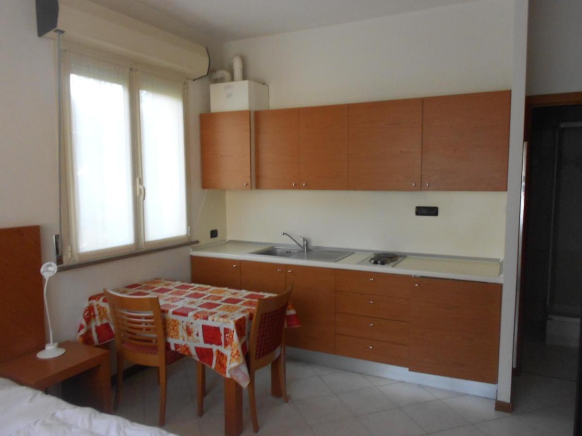 Residence Il Rampicante Monticelli Terme Szoba fotó